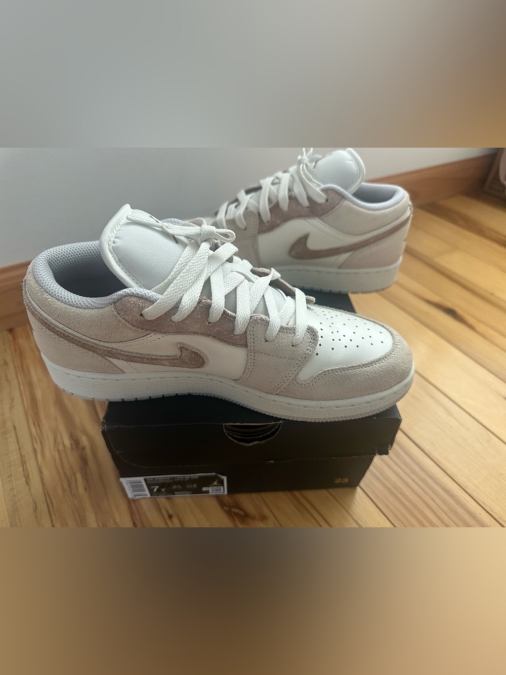 Jordan Kids or Women Low-Top Sneakers in White and Beige